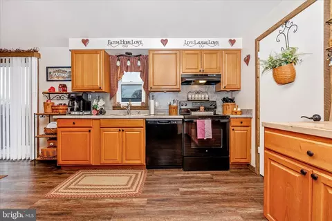 Kitchen - 816 E St, Brunswick, MD 21716 photo 3 of 3