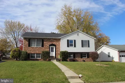 17 Wood St, Woodsboro, MD 21798
