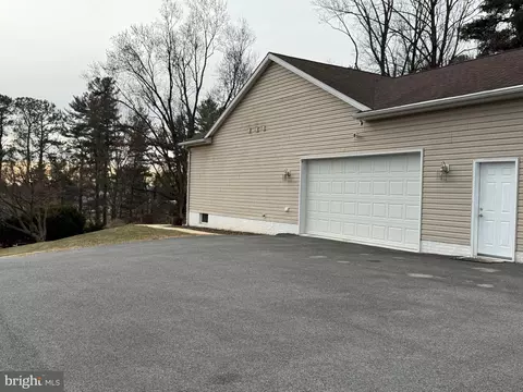 Exterior - 7206 Drought Spring Dr, Frederick, MD 21702 photo 8 of 11