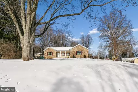 Exterior - 7206 Drought Spring Dr, Frederick, MD 21702 photo 2 of 11