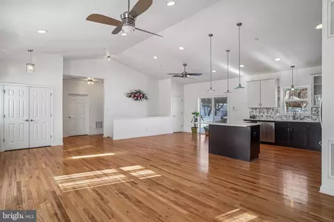 Entry Way - 7206 Drought Spring Dr, Frederick, MD 21702 photo 2 of 5