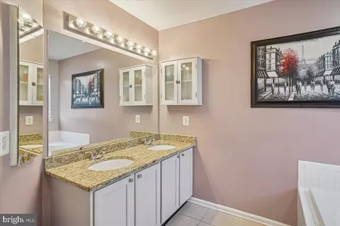 Bath - 1772 Wheyfield Dr, Frederick, MD 21701 photo 2 of 5