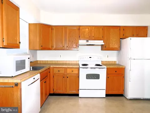 Kitchen - 5640 Crabapple Dr, Frederick, MD 21703 photo 1 of 2