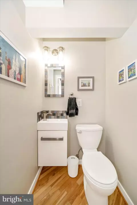 Bath - 103 E 8th St #103C, Frederick, MD 21701 photo 1 of 2