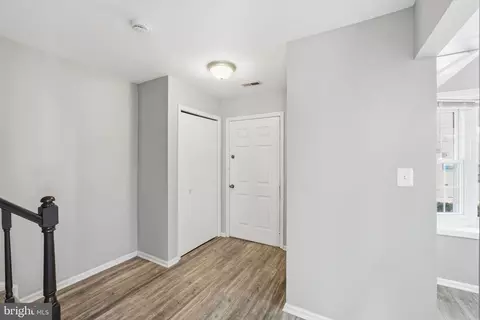 111 Lauren Ct, Frederick, MD 21703 photo 2