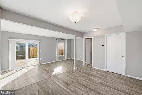 111 Lauren Ct, Frederick, MD 21703 photo 9