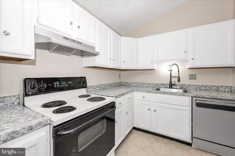 Kitchen - 2129 Wainwright Ct #2D, Frederick, MD 21702 photo 3 of 5