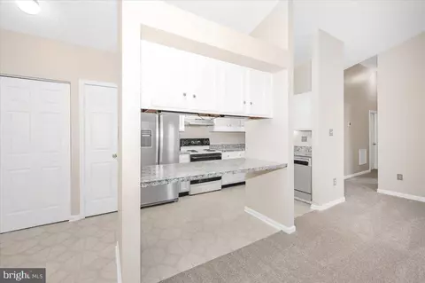 Entry Way - 2129 Wainwright Ct #2D, Frederick, MD 21702 photo 4 of 7