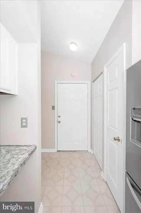 Entry Way - 2129 Wainwright Ct #2D, Frederick, MD 21702 photo 2 of 7