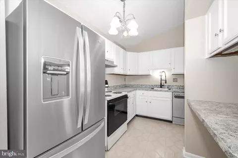 Kitchen - 2129 Wainwright Ct #2D, Frederick, MD 21702 photo 2 of 5