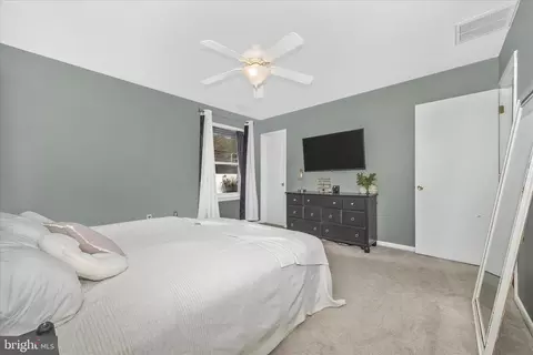 Bedroom - 439 Center St, Frederick, MD 21701 photo 3 of 11