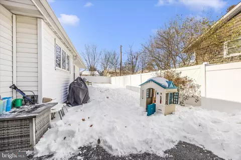 Exterior - 439 Center St, Frederick, MD 21701 photo 3 of 5