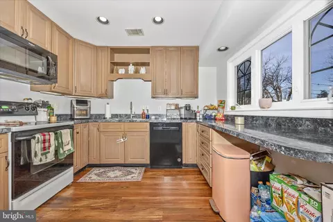 Kitchen - 439 Center St, Frederick, MD 21701 photo 3 of 6