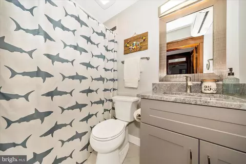 Bath - 706 E Main St, Middletown, MD 21769 photo 3 of 5