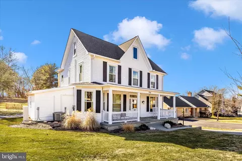 Exterior - 706 E Main St, Middletown, MD 21769 photo 2 of 14