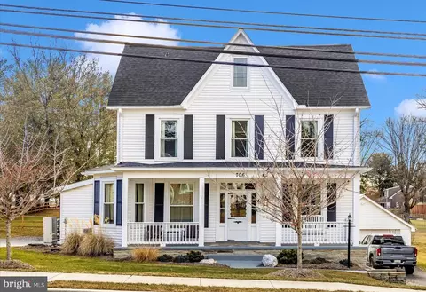 706 E Main St, Middletown, MD 21769
