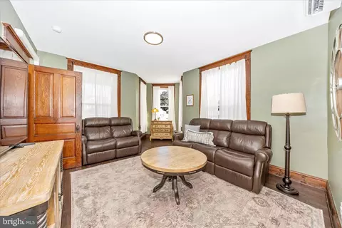 Living - 706 E Main St, Middletown, MD 21769 photo 2 of 2