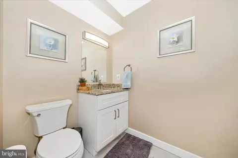 Bath - 706 E Main St, Middletown, MD 21769 photo 1 of 5