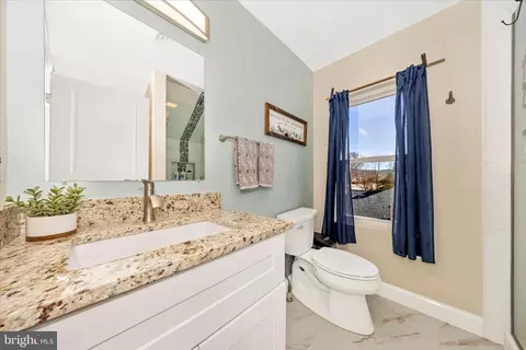 Bath - 706 E Main St, Middletown, MD 21769 photo 4 of 5