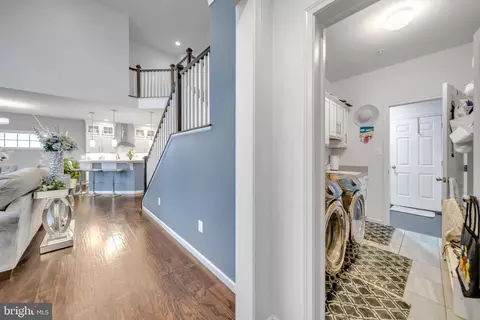 Entry Way - 6804 Hawes Ct, Frederick, MD 21702 photo 14 of 30