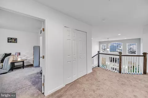 Entry Way - 6804 Hawes Ct, Frederick, MD 21702 photo 23 of 30