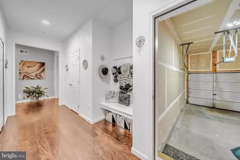 Entry Way - 6804 Hawes Ct, Frederick, MD 21702 photo 11 of 30