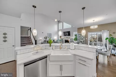 Kitchen - 6804 Hawes Ct, Frederick, MD 21702 photo 4 of 5