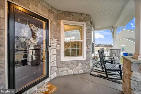 Exterior - 6804 Hawes Ct, Frederick, MD 21702 photo 4 of 6