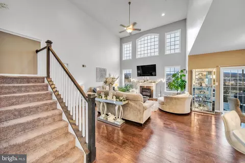 Entry Way - 6804 Hawes Ct, Frederick, MD 21702 photo 5 of 30