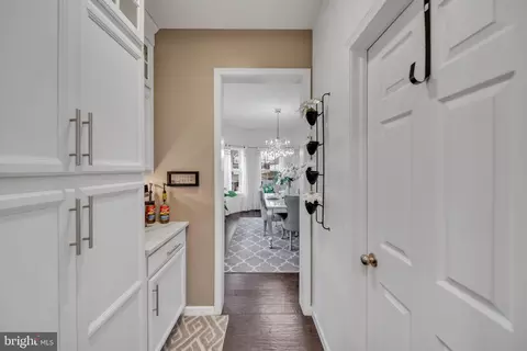 Entry Way - 6804 Hawes Ct, Frederick, MD 21702 photo 3 of 30