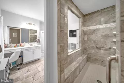 Entry Way - 6804 Hawes Ct, Frederick, MD 21702 photo 17 of 30