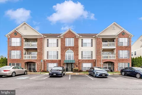 2504 Shelley Cir #1-C, Frederick, MD 21702