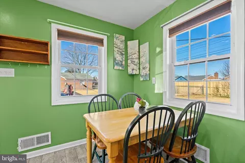 Dining - 809 Shawnee Dr, Frederick, MD 21701 photo 1 of 1