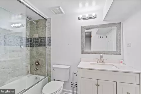 Bath - 809 Shawnee Dr, Frederick, MD 21701 photo 1 of 2