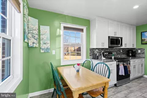 Kitchen - 809 Shawnee Dr, Frederick, MD 21701 photo 6 of 6