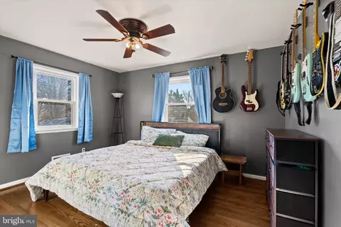Bedroom - 809 Shawnee Dr, Frederick, MD 21701 photo 1 of 4