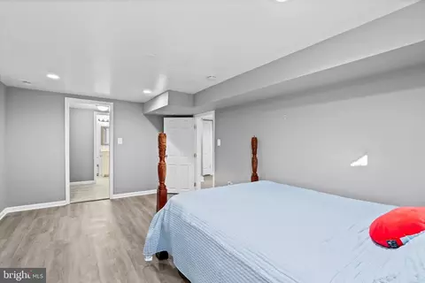 Bedroom - 809 Shawnee Dr, Frederick, MD 21701 photo 4 of 4