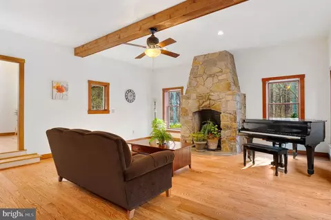 12834 Jesse Smith Rd, Mount Airy, MD 21771