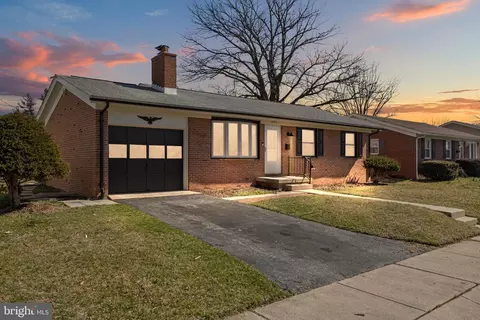 1497 W 10th St, Frederick, MD 21702