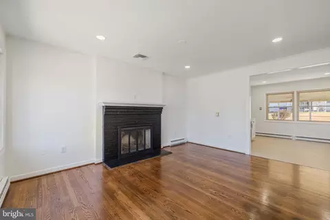 1497 W 10th St, Frederick, MD 21702 photo 6