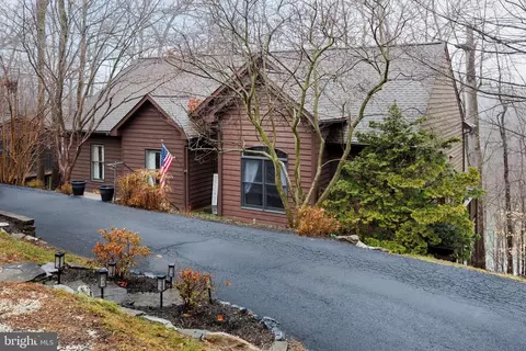 6614 W Lakeridge Rd, New Market, MD 21774