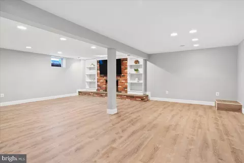 Living - 8301 Sharon Dr, Frederick, MD 21704 photo 7 of 7