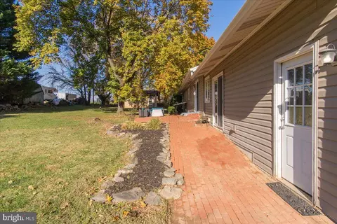 Exterior - 8301 Sharon Dr, Frederick, MD 21704 photo 3 of 9