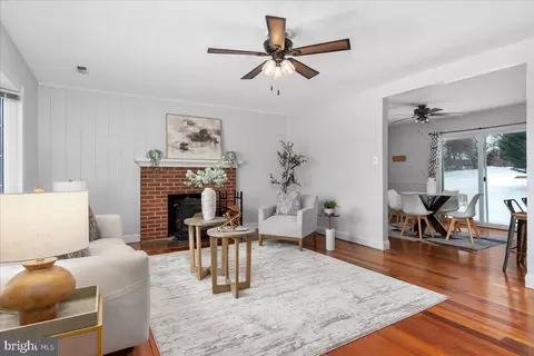 Living - 8301 Sharon Dr, Frederick, MD 21704 photo 2 of 7