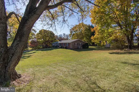 Exterior - 8301 Sharon Dr, Frederick, MD 21704 photo 5 of 9