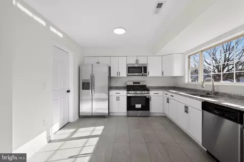 Kitchen - 833 Waterford Dr, Frederick, MD 21702 photo 2 of 2