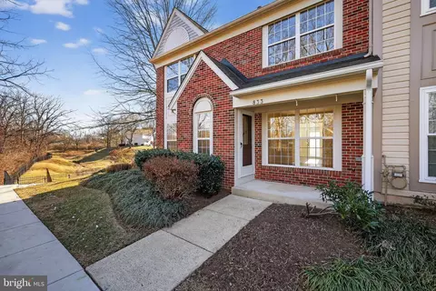 833 Waterford Dr, Frederick, MD 21702