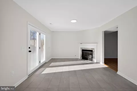 Living - 833 Waterford Dr, Frederick, MD 21702 photo 3 of 7