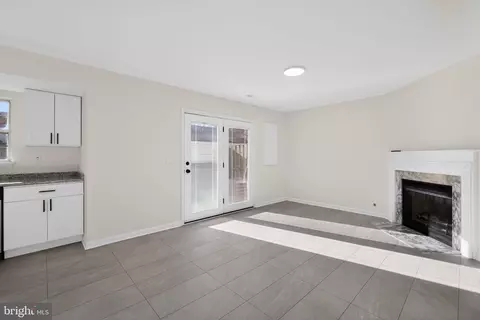 Living - 833 Waterford Dr, Frederick, MD 21702 photo 7 of 7