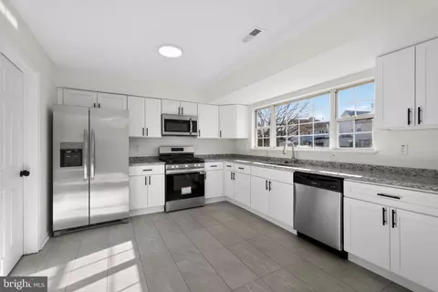 Kitchen - 833 Waterford Dr, Frederick, MD 21702 photo 1 of 2